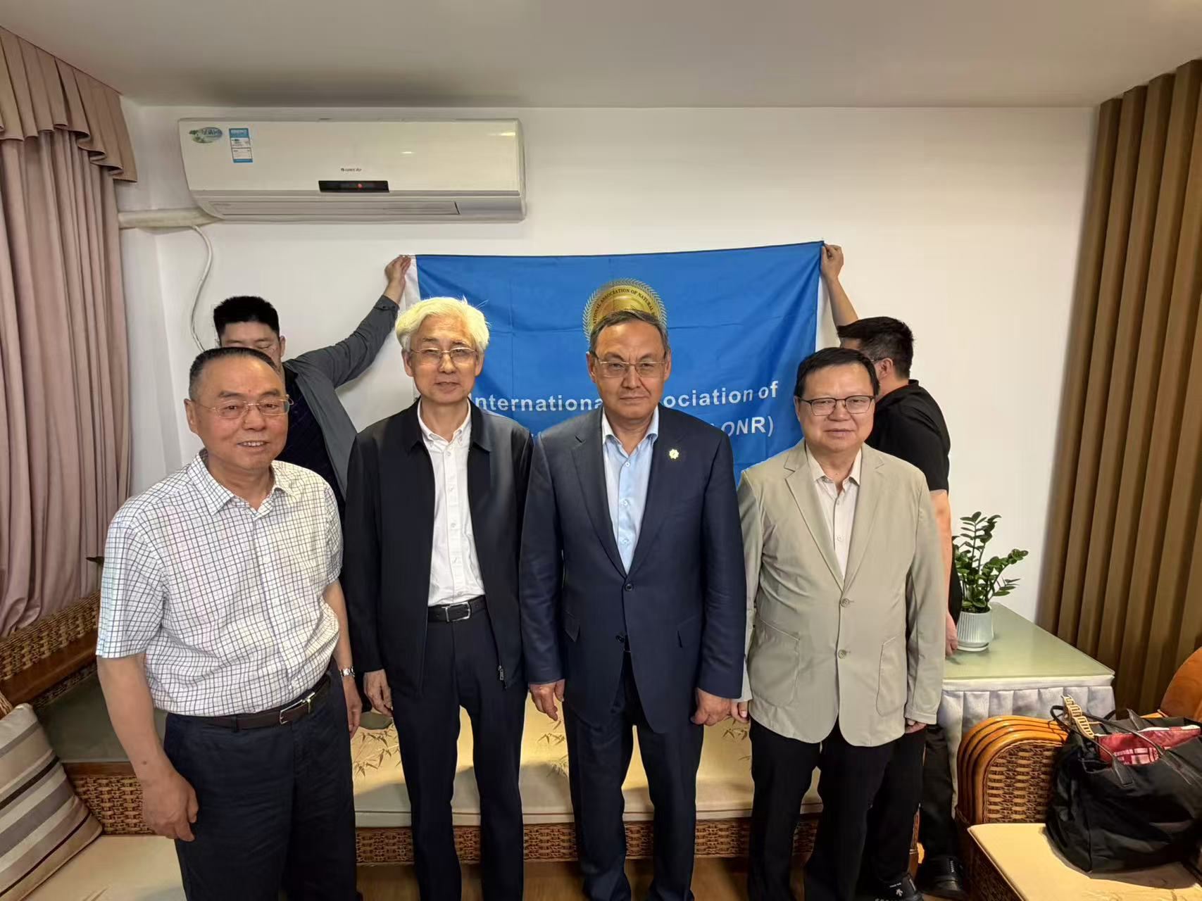 Shenzhen meeting photograph 2